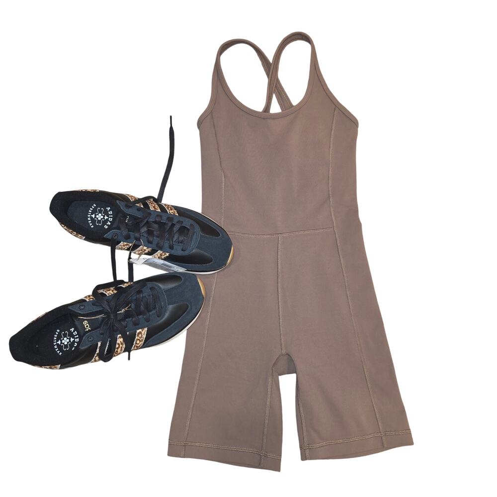 EUC Aritzia TnAction surge taupe 2XS romper bodysuit